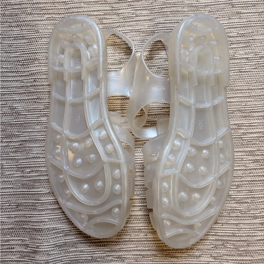 Old navy jelly sandals - Picture 2 of 3